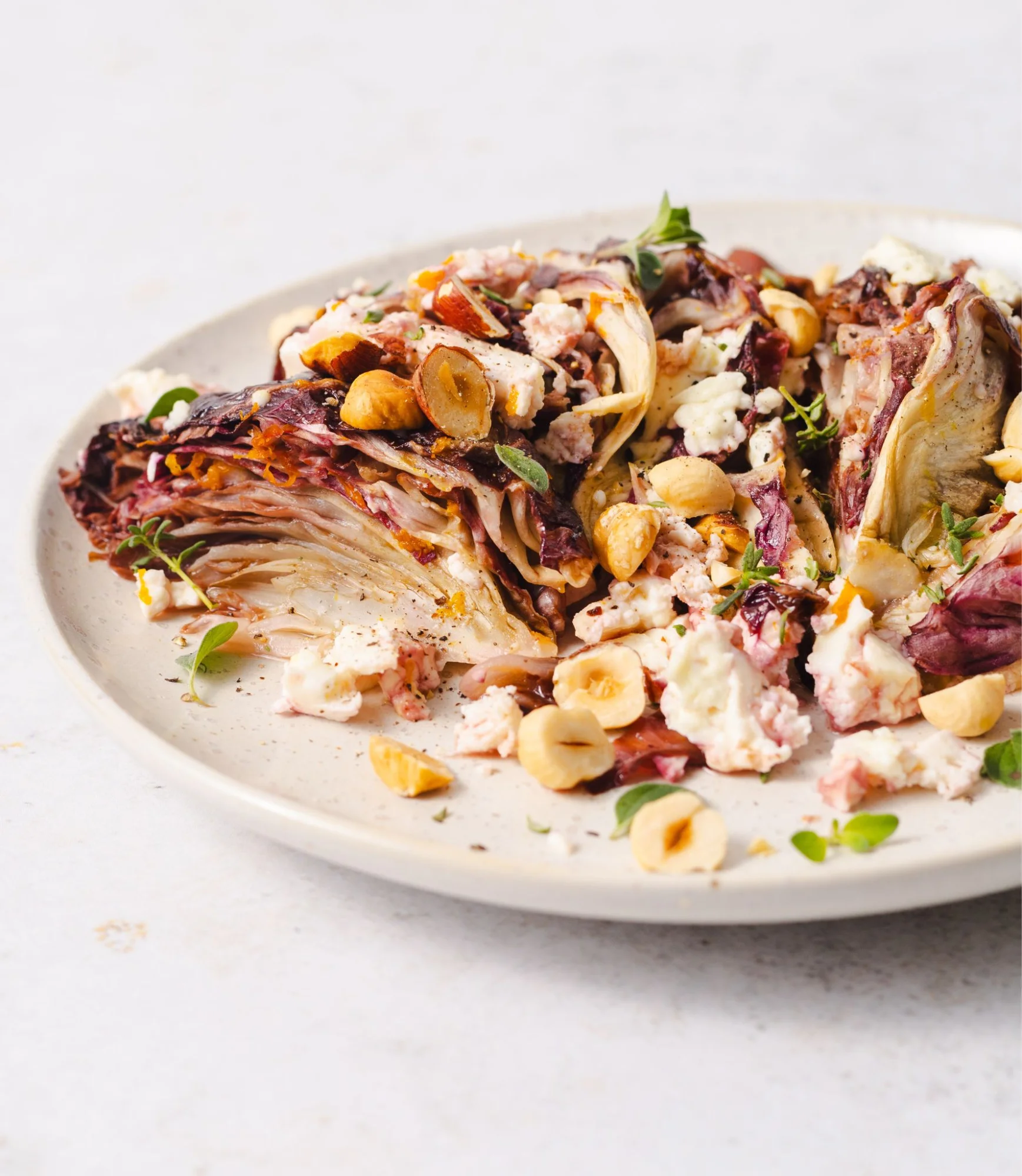 Radicchio con arancia e feta al forno. Un piatto senza glutine e vegetariano.